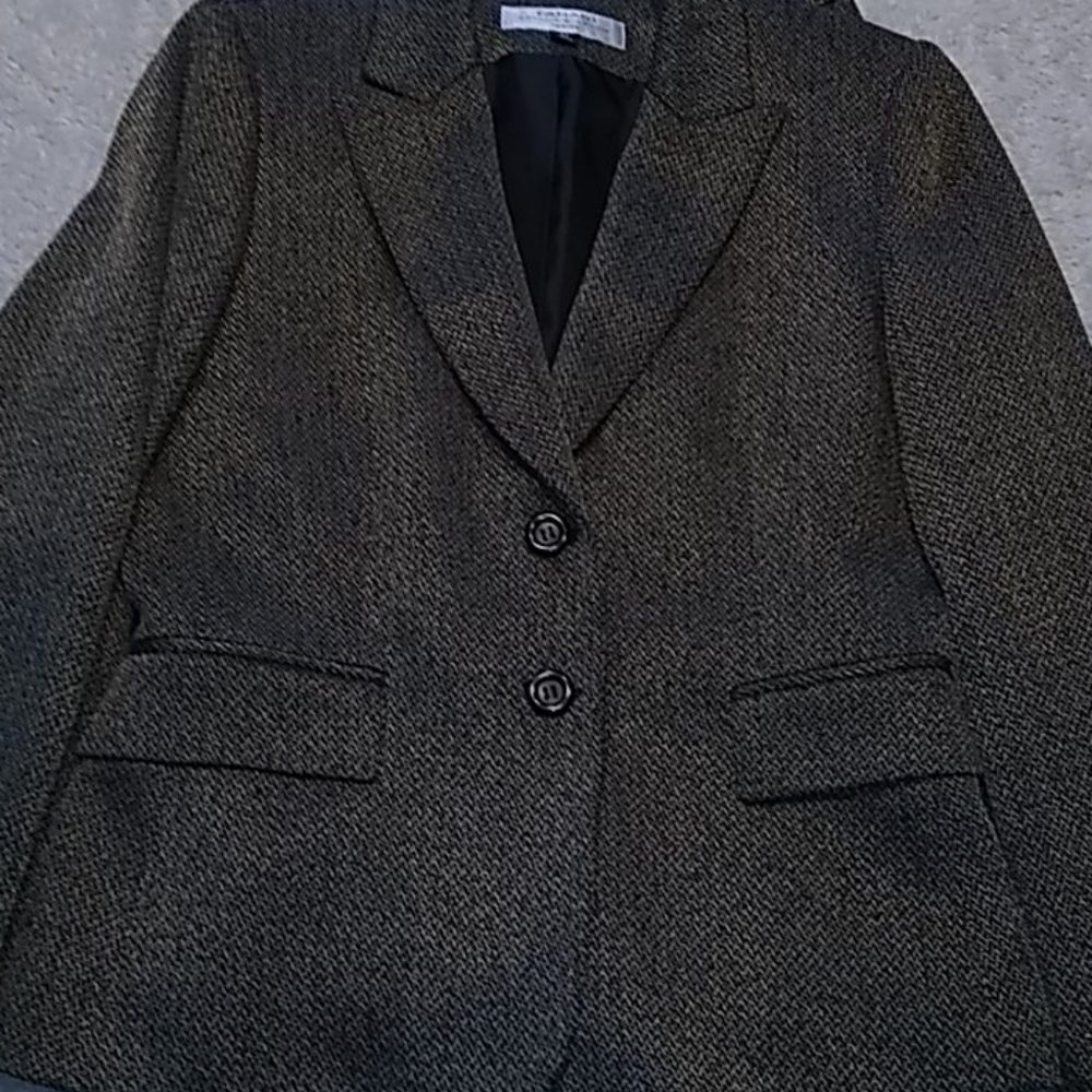 Tahari skirt and Blazer - Picture 2 of 16